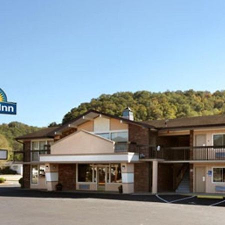 Days Inn By Wyndham Paintsville Exteriör bild