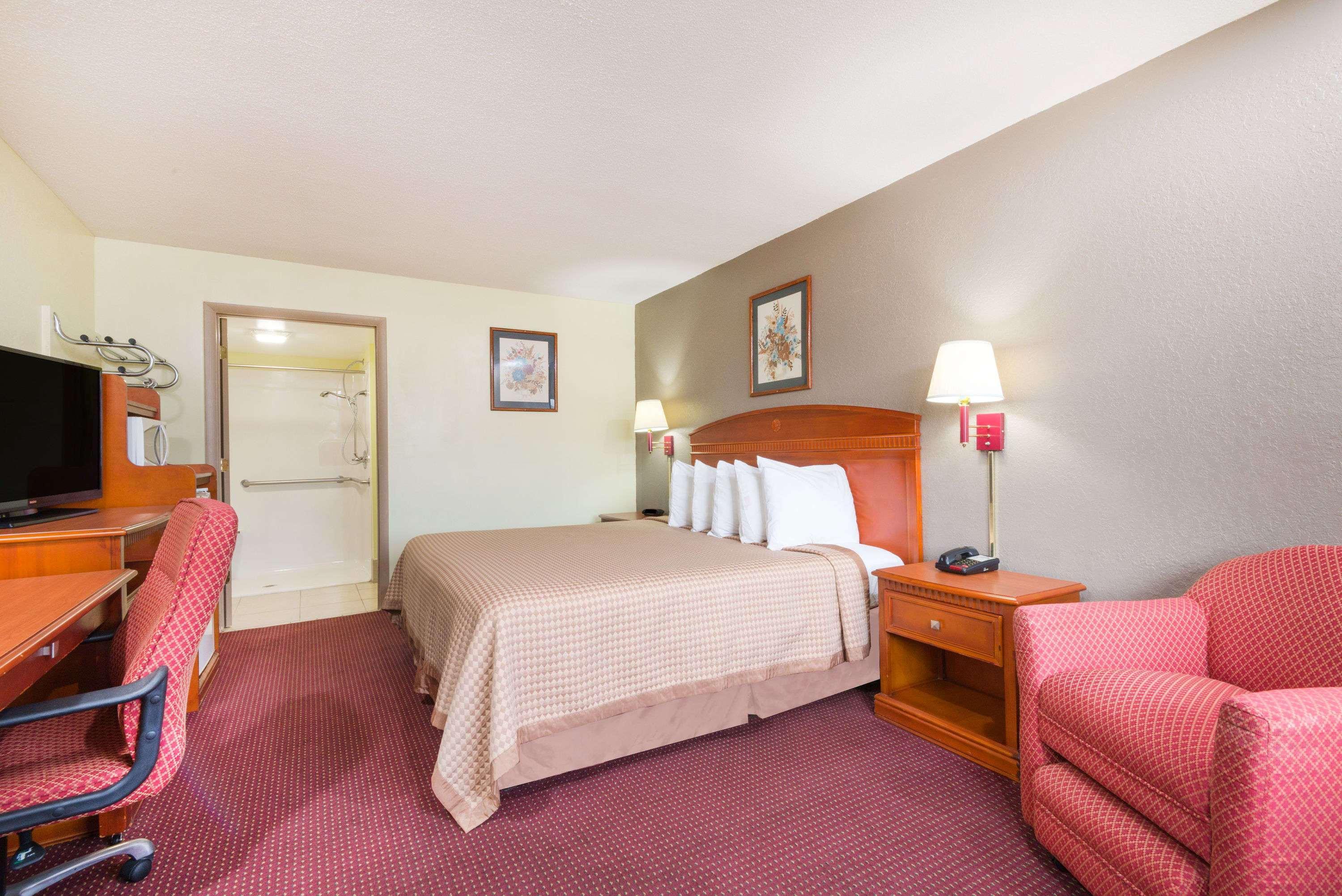 Days Inn By Wyndham Paintsville Exteriör bild