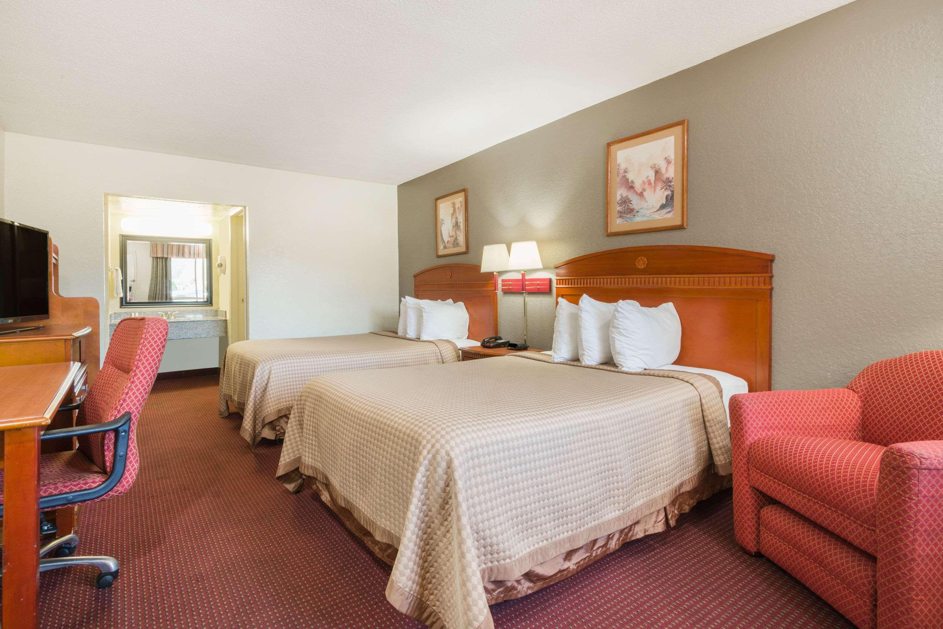 Days Inn By Wyndham Paintsville Exteriör bild
