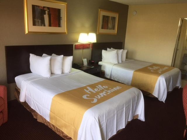Days Inn By Wyndham Paintsville Exteriör bild